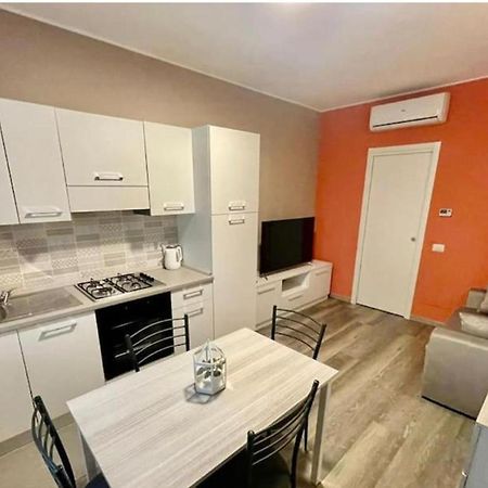 Appartamento In Centro A Milano Con A/C & Wi-Fi Milão Exterior foto