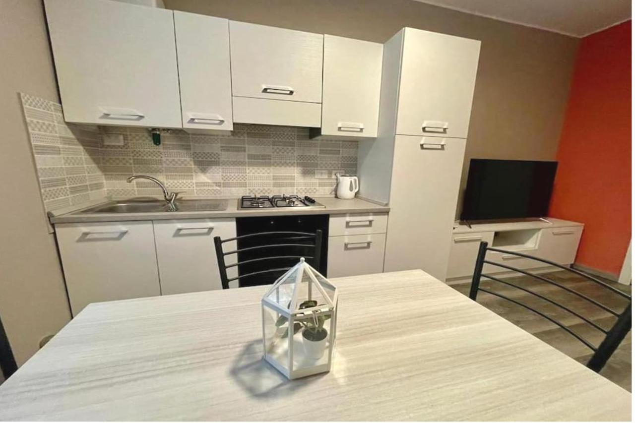 Appartamento In Centro A Milano Con A/C & Wi-Fi Milão Exterior foto